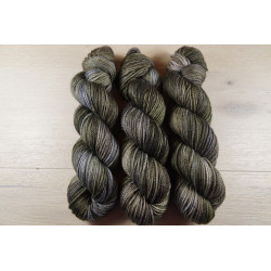 (Farbe: Stürmische Zeiten)...